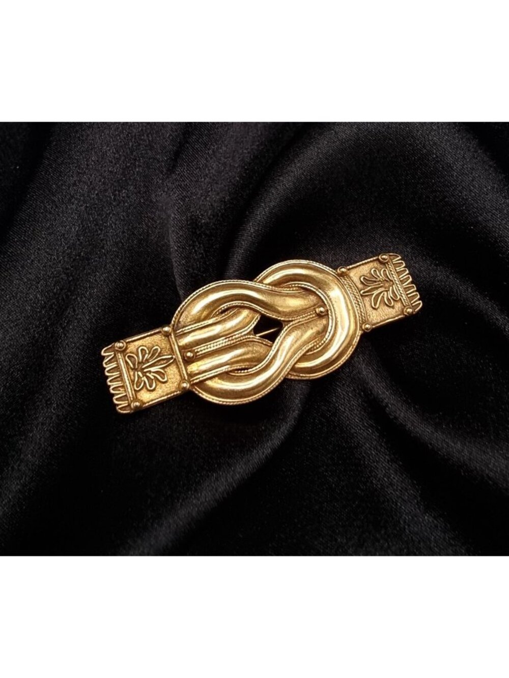 Vintage MMA Gold-Tone Knot Leaf Brooch
